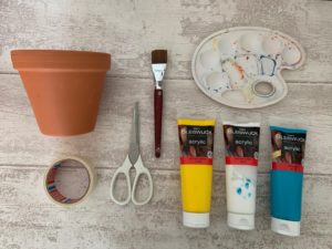 Upcycling: Alte Blumentöpfe mit Farbe bemalen